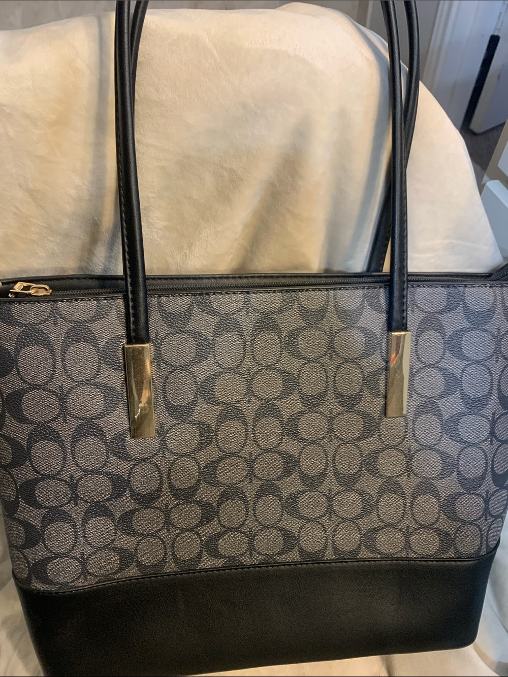 Coach Classic Signature Pattern Tote Bag in Black and Gray - Picture 1 of 3